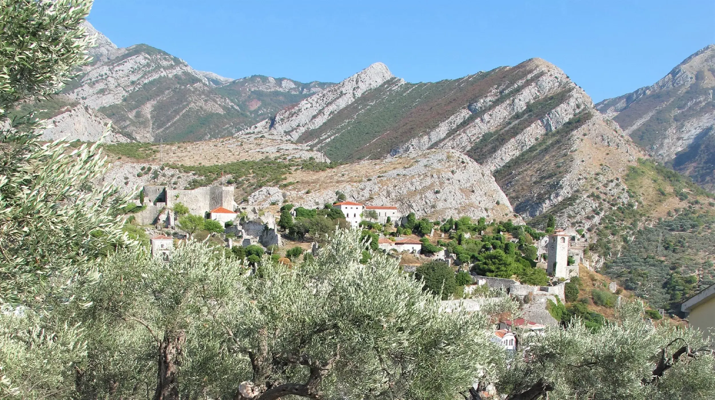 Stari Bar (Old Town Bar)